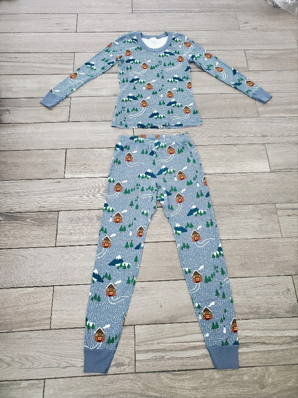 Hanna Andersson women's 100% organic cotton blue grey snowey cottage pajama set